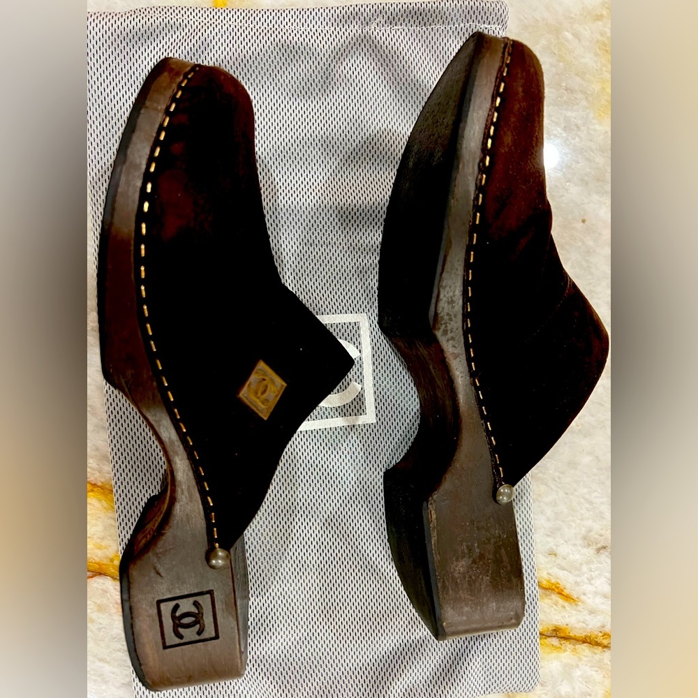 🐻 Chanel Suede clogs 🐻